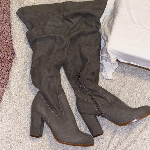 Boots - Picture 2 of 6